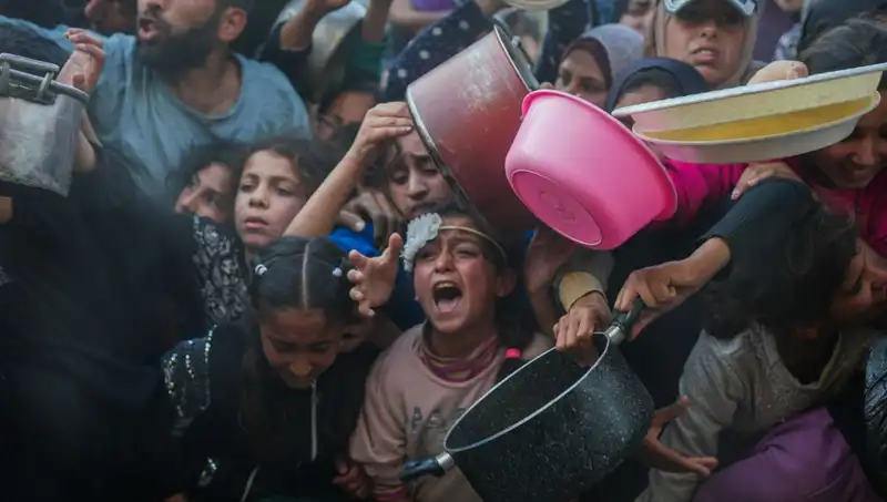 Gazze'de Açlık Krizi: Un Stokları Tükendi, İnsanlar Ne Yapacak?