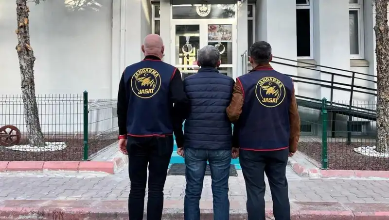 MİT TIR'larını Durduran Emniyet Müdürü: Firari FETÖ'cü Hakkında Şok Gelişme