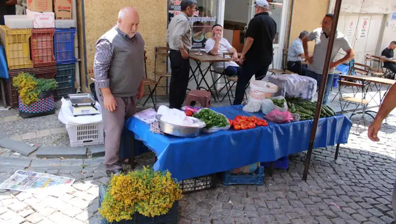 Dağların Gizli Mucizesi: Kendiliğinden Yetişen Şifalı Bitki 30 TL'ye Pazarlarda