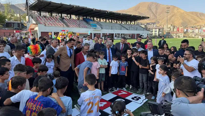 Anadolu Renkleri Hakkari’de Hayat Buldu: Bir Şenlik Masalı