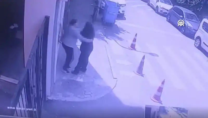 İstanbul'da Lise Tuvaletinde Şok Edici Olay: Ne Oldu?