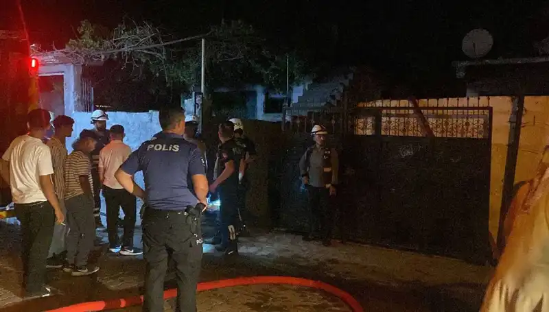 Aile Faciası: Evini Yakan Genç, Linçten Polisin Müdahalesiyle Kurtuldu