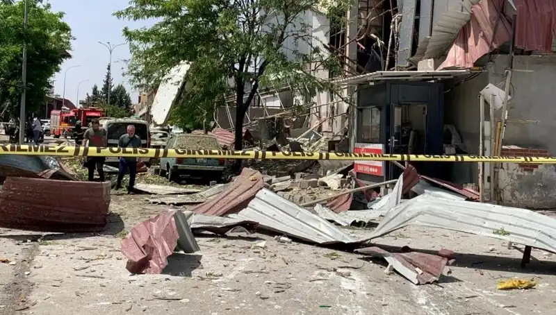 Gaziantep’te Fabrikada Patlama: Çok Sayıda Yaralı ve Sarsıcı Detaylar