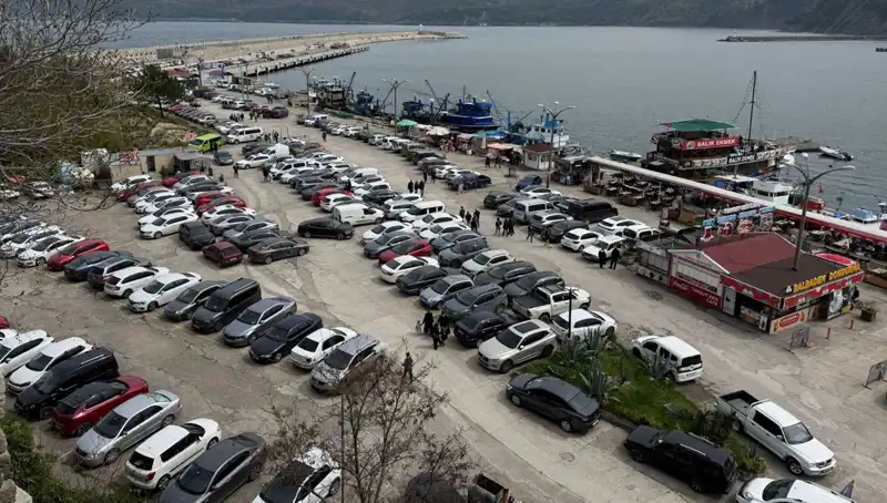 Bayram Tatilinde Kınık’a 4 Günde 14 Bin 600 Araç Girişi!