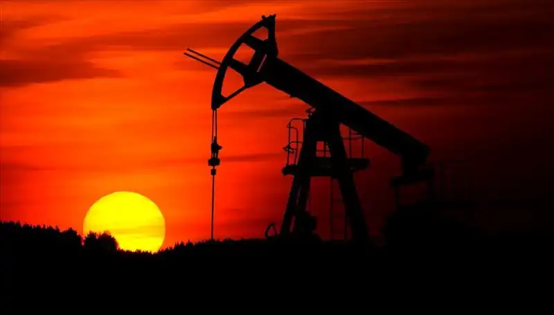 ABD'de Sondaj Kuleleri Değişmedi: Enerji Piyasaları Ne Bekliyor?