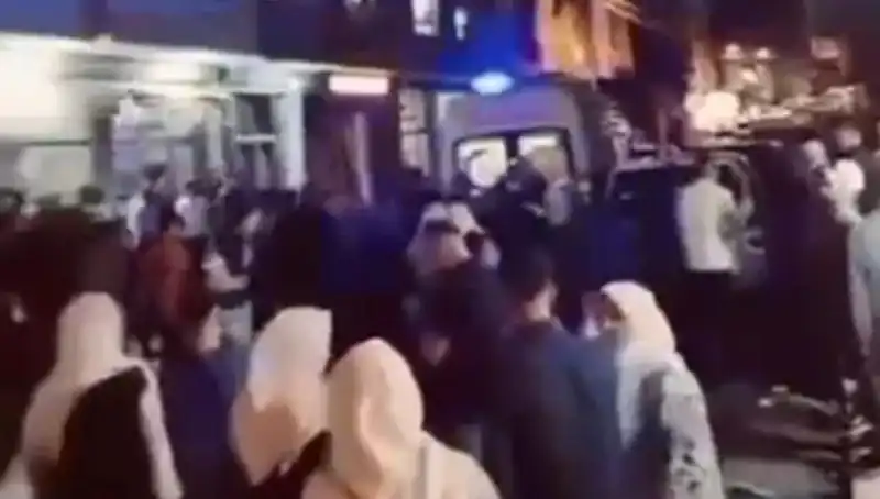 14 Yaşındaki Kader, Balkondan Düşerek Hayatını Değiştirdi