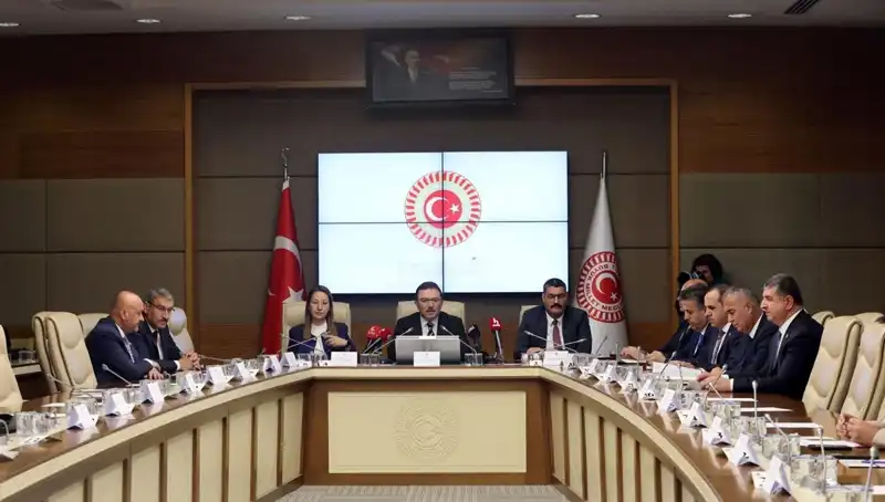 Meclis, Kartalkaya Yangın Faciasını Derinlemesine Araştırıyor: Vali’nin Sözleri Gündem Oldu