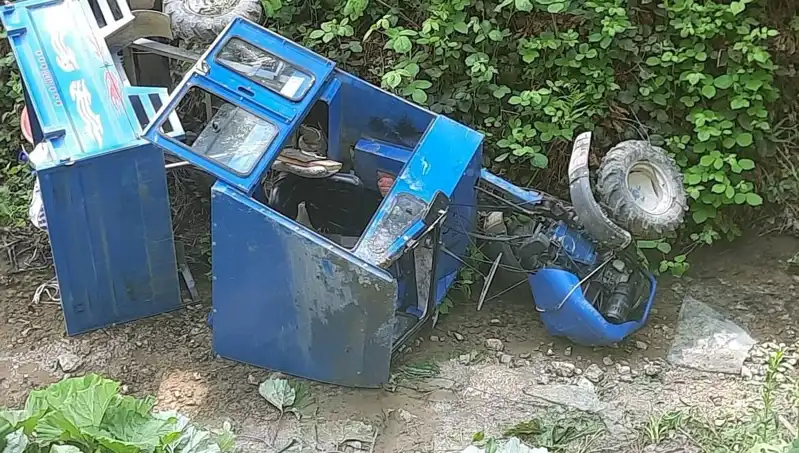 Kontrolden Çıkan Pat Pat, Dereye Devriye Girdi: İki Yaralı