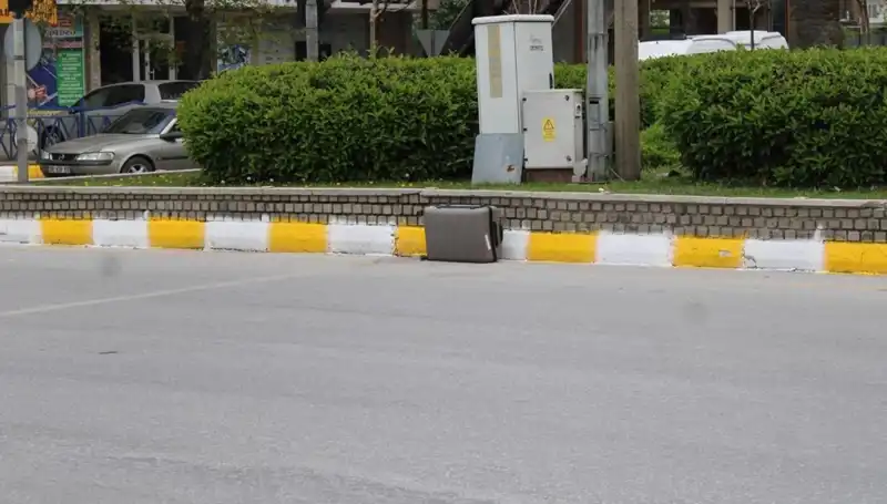 Minibüsten Düşen Valiz, Polisi Harekete Geçirdi: Olayın Arka Planı