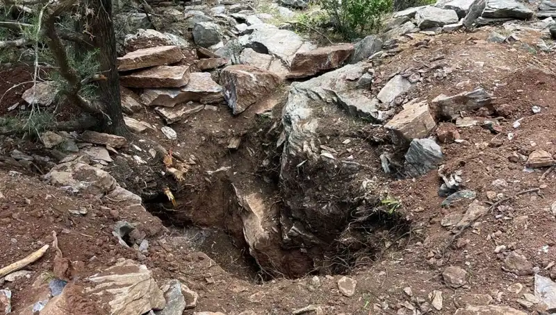 Eski Vali ve Emekli Albay Define Ararken Suçüstü!