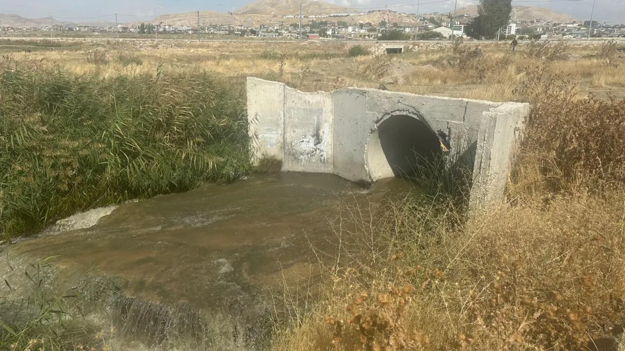 Van Gölü'ne Kaçak Deşarj Yapan Büyükşehir Belediyesine Ceza Kesildi