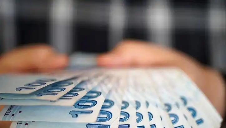 Emekli Promosyon Kampanyaları 2025: Hangi Bankalar Daha Fazla Kazandırıyor?