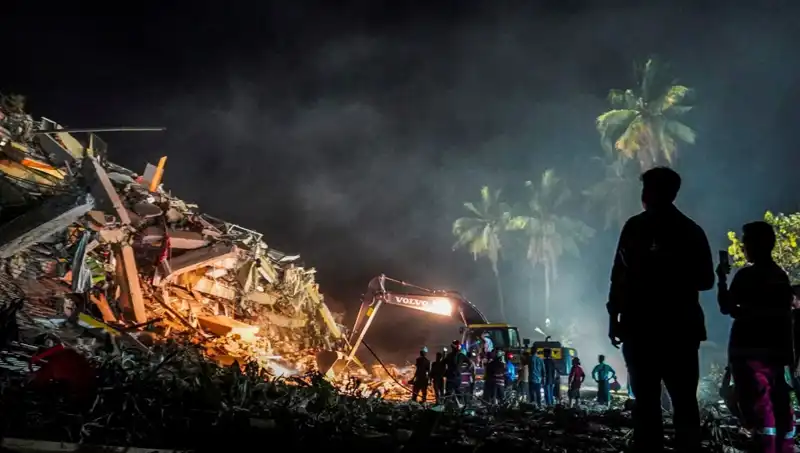 Myanmar’da Umut Dolu Bir Hikaye: Üç Gün Sonra Enkazdan Hayatta Çıktı