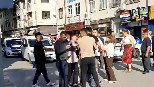 Gazimizin Trafikte Darp Edilmesi Anları Kameralarda Yer Aldı!