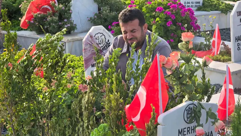 Deprem Şehitleri Anısına Bayramda Duygusal Bir Ziyaret Gerçekleşti