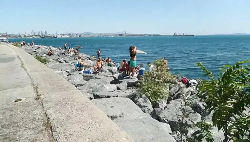 İstanbul'un Sahilleri Yeniden Canlandı: Yaz Havası Eve Döndü!