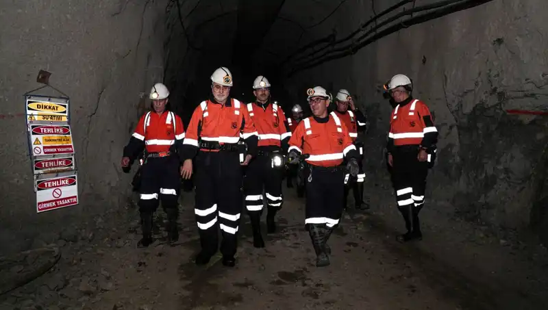 Bakan Işıkhan, Yeraltı Altın Madenini Ziyaret Etti: Yeni Projeler Yolda